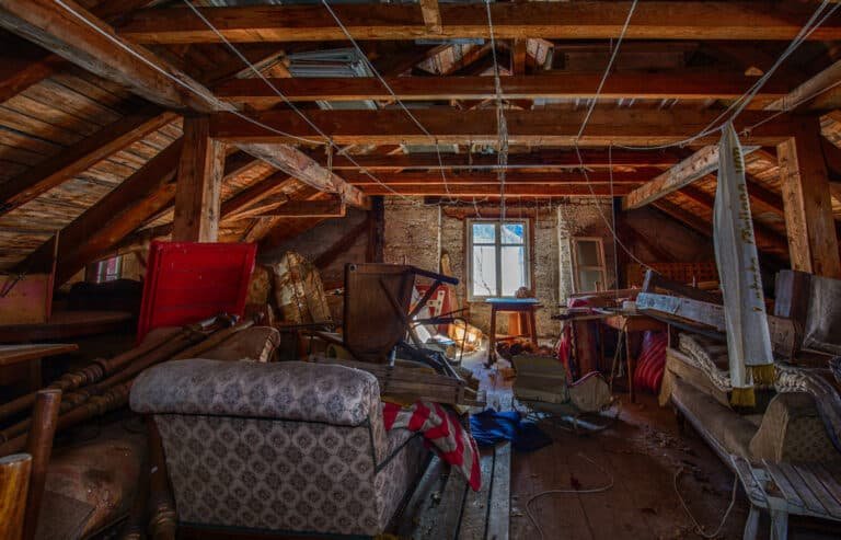 Dachstuhl im Geisterhotel